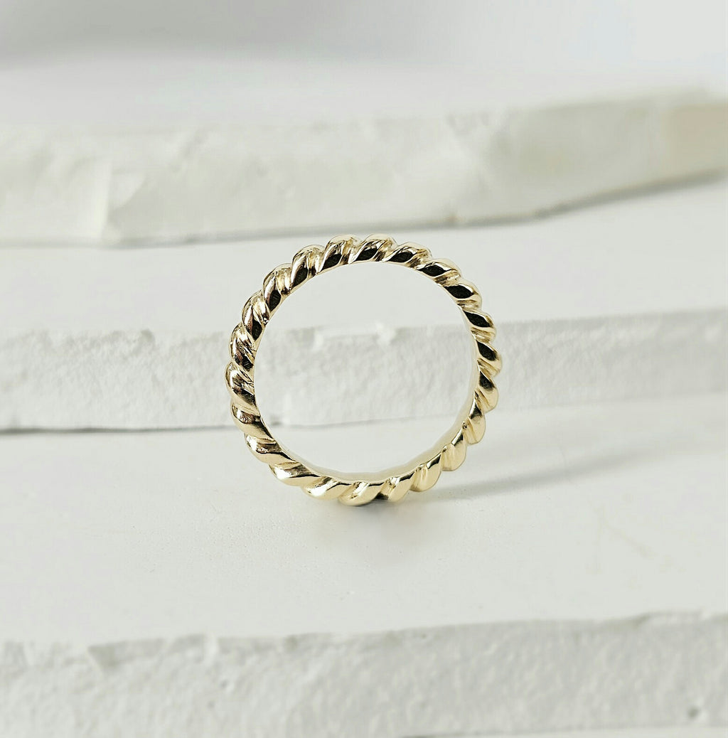 Discover Your Signature Stack: Rope Twist Band