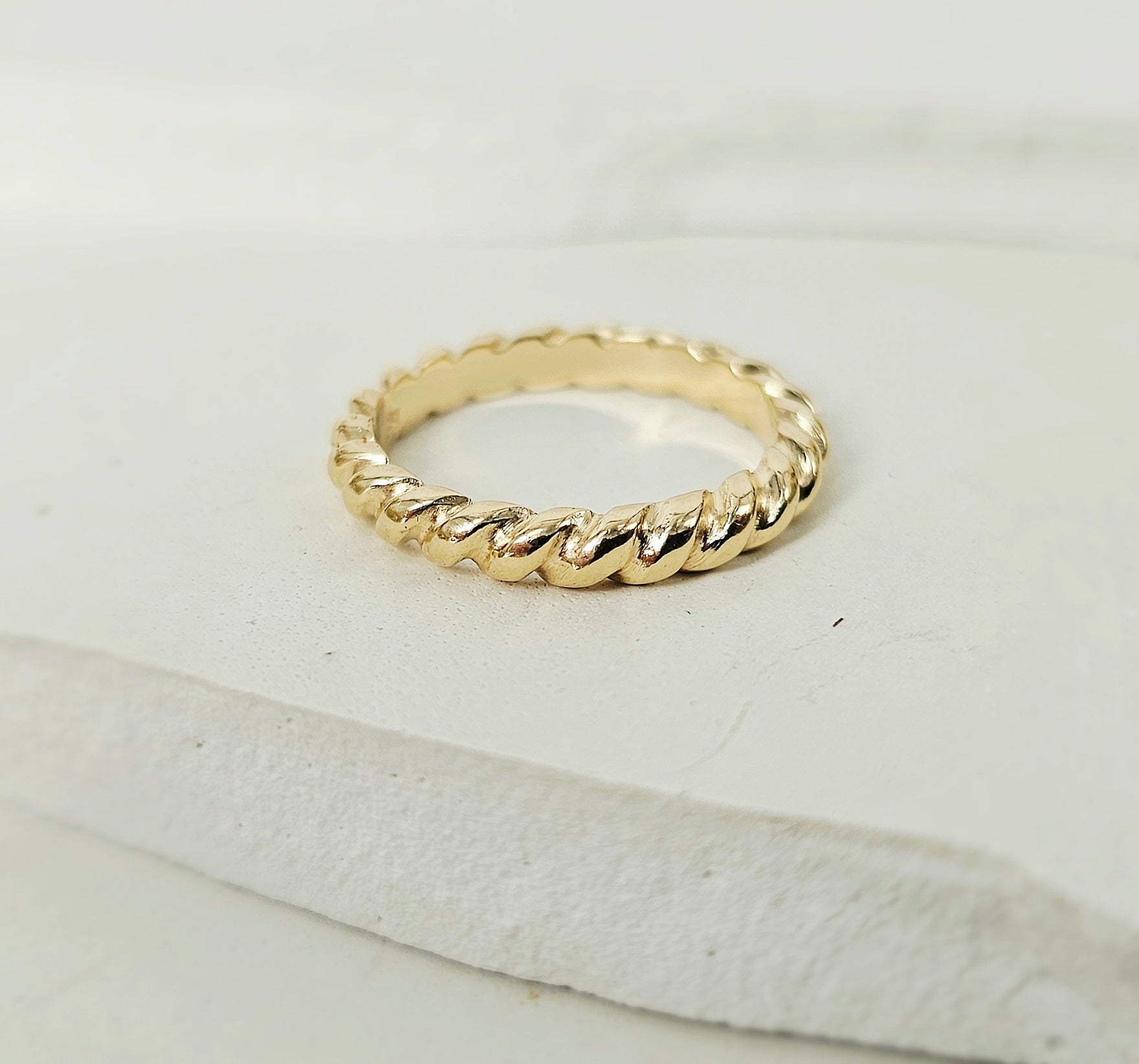 Discover Your Signature Stack: Rope Twist Band