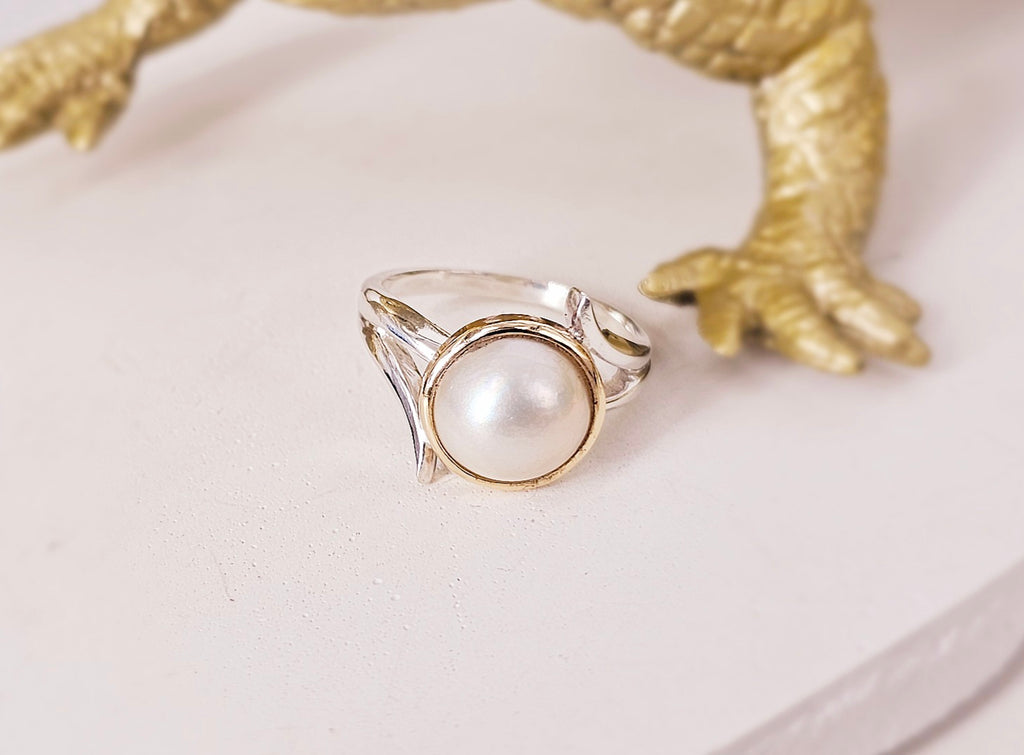 Timeless Elegance: 10mmCream Mabe Pearl Ring