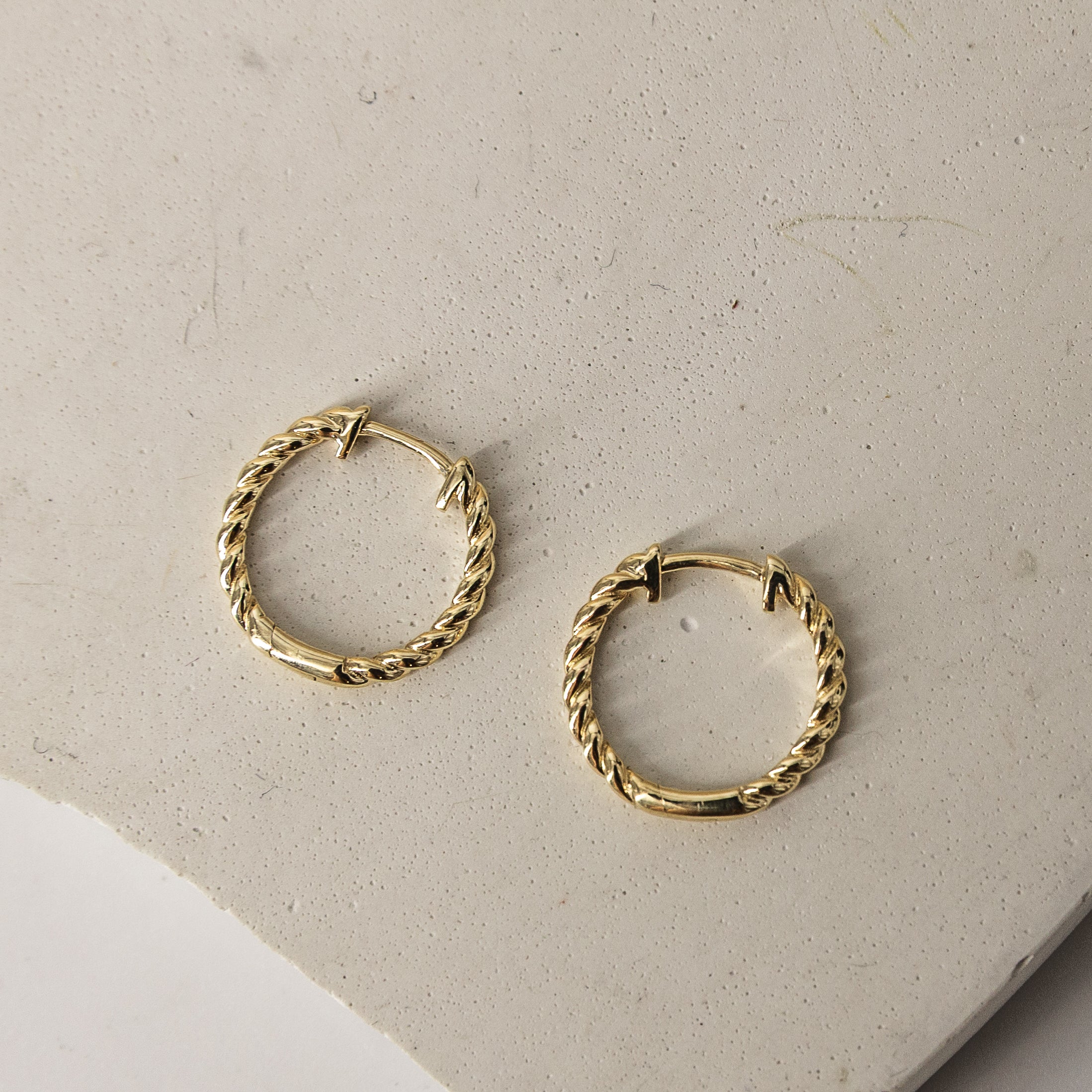 Bubble Huggie Earring in 9ct Yellow Gold