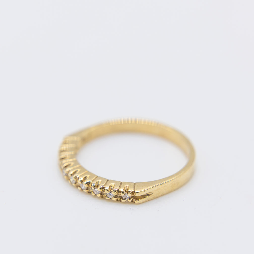 9ct Yellow Gold and Diamond RIng