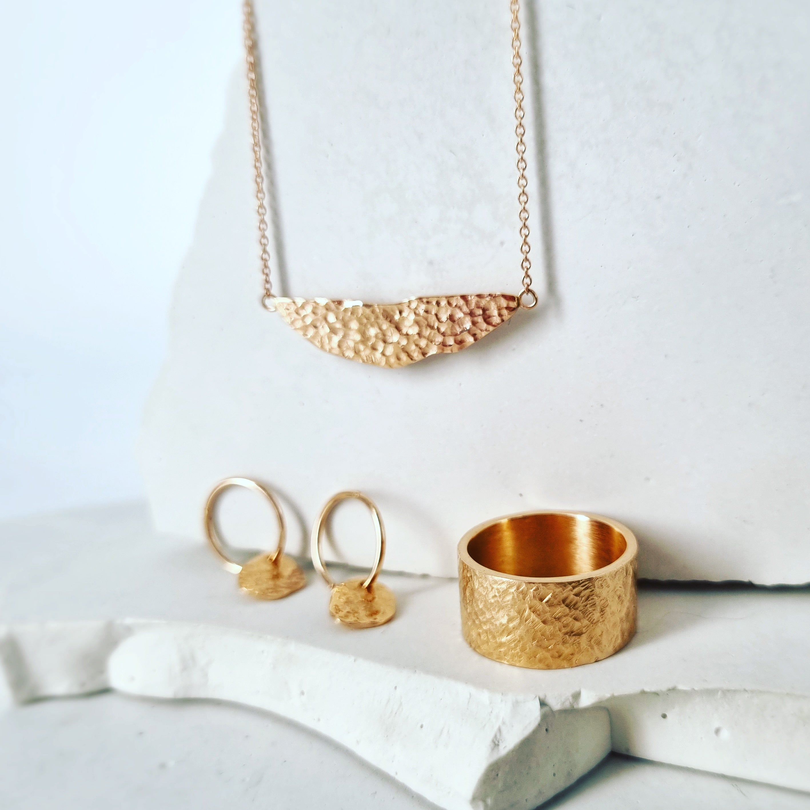 Dimpled Satin Necklace