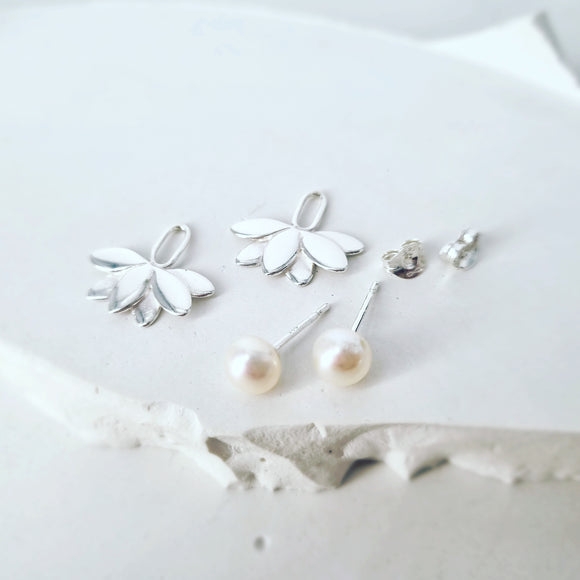 White Pearl Stud with Layered Leaf Piece