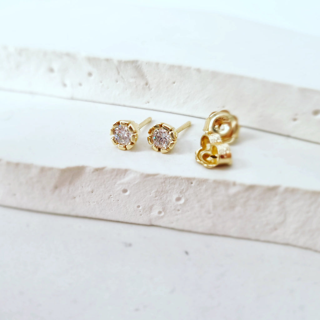 Elevate Your Everyday: 9ct Yellow Gold Lab Diamond Studs