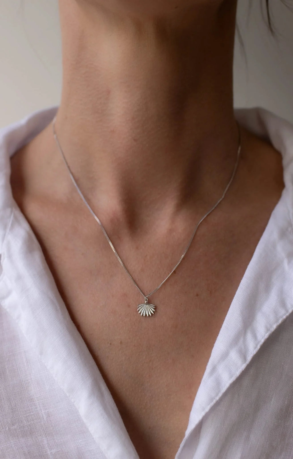 Silver Mini Fan Tail Pendant