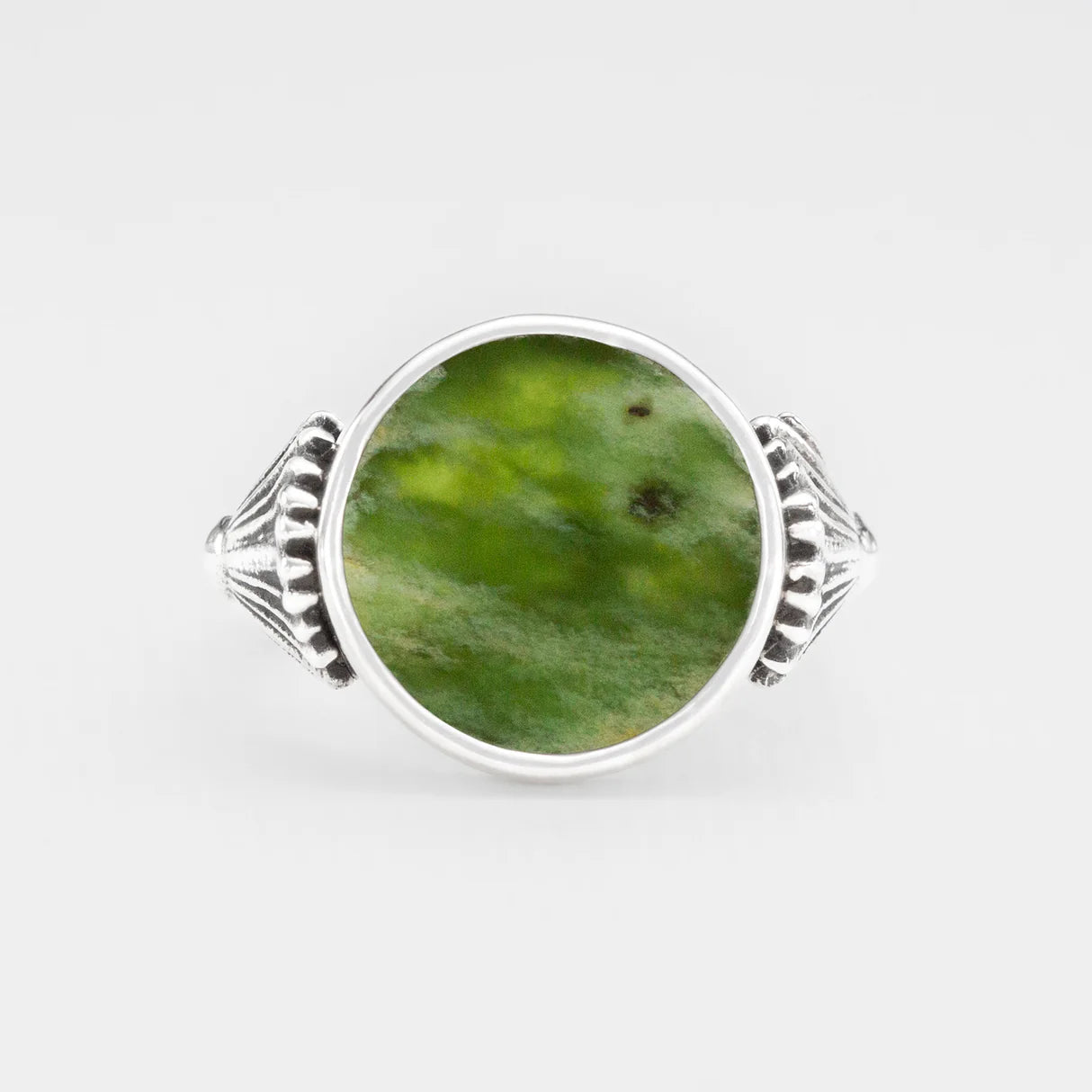 Pīwakawaka Pounamu Ring