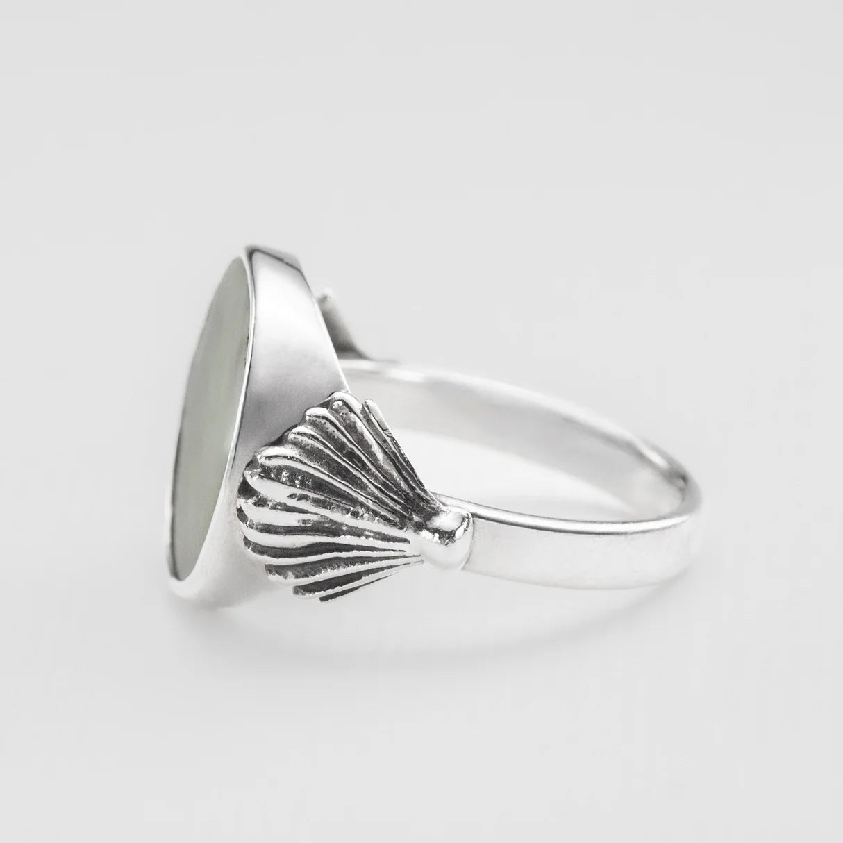 Pīwakawaka Pounamu Ring