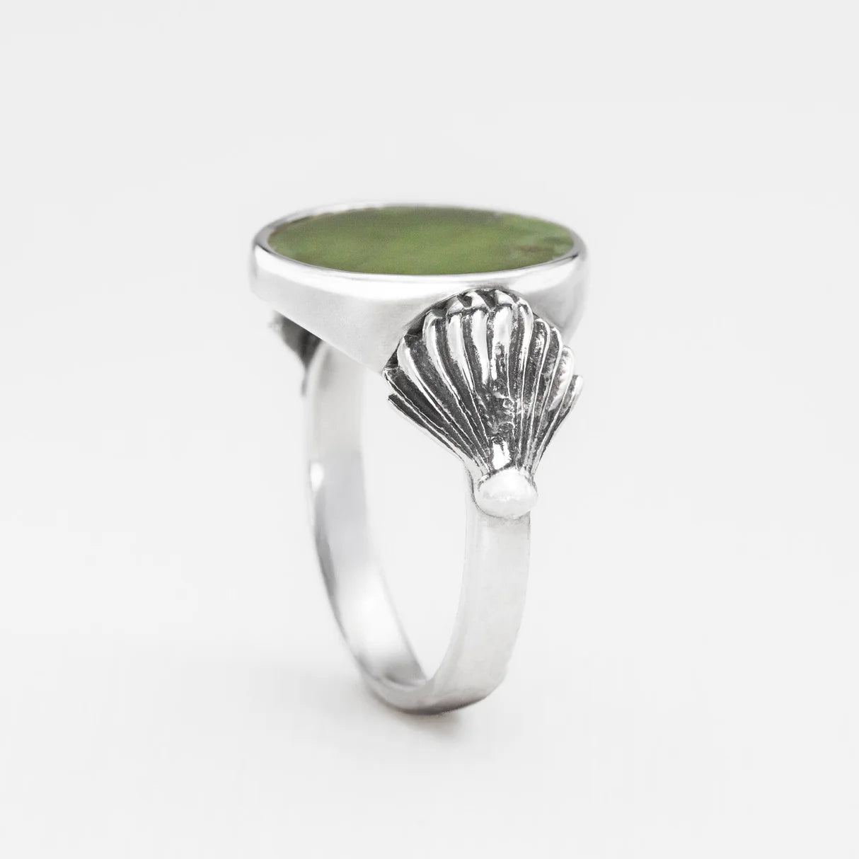 Pīwakawaka Pounamu Ring