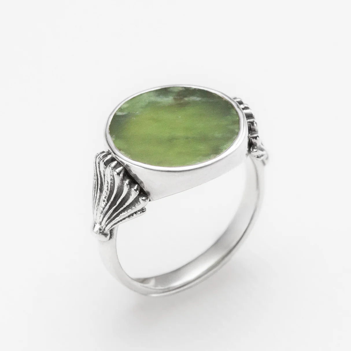 Pīwakawaka Pounamu Ring