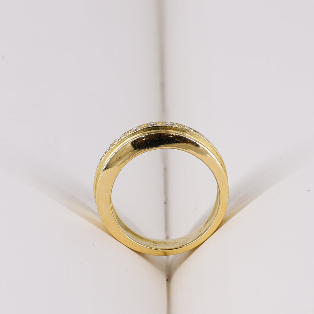 18ct Yellow Gold Princess-Cut Diamond Band
