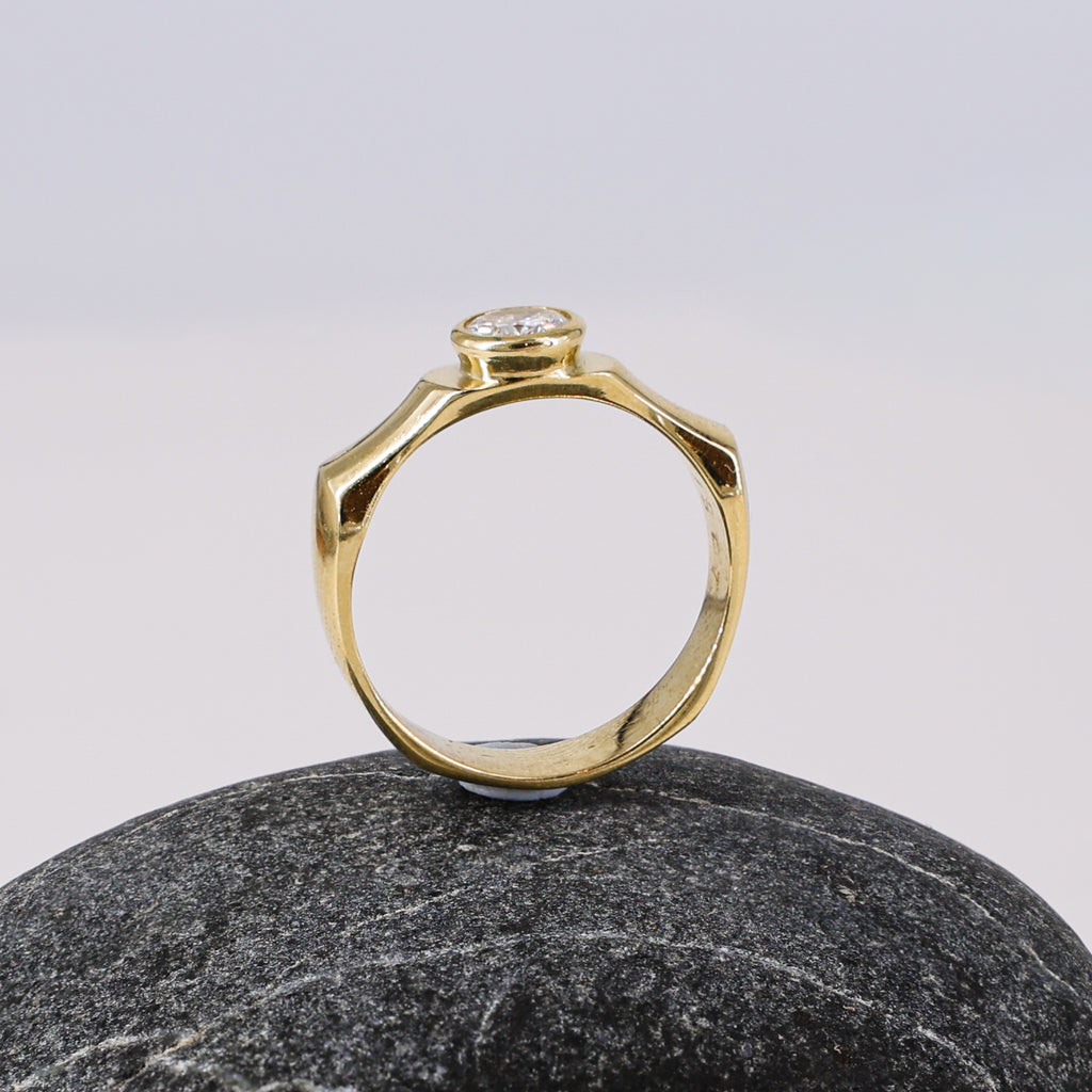 18ct Gold Vintage Glamour Ring