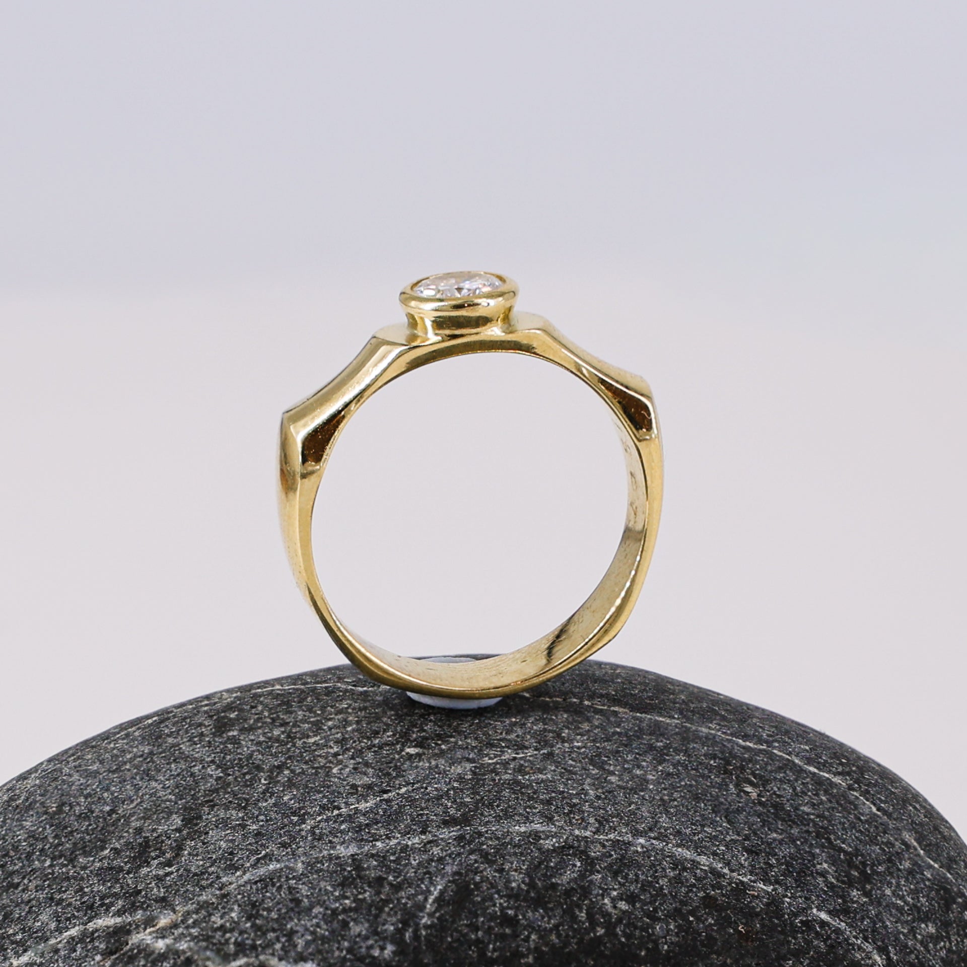 18ct Gold Vintage Glamour Ring