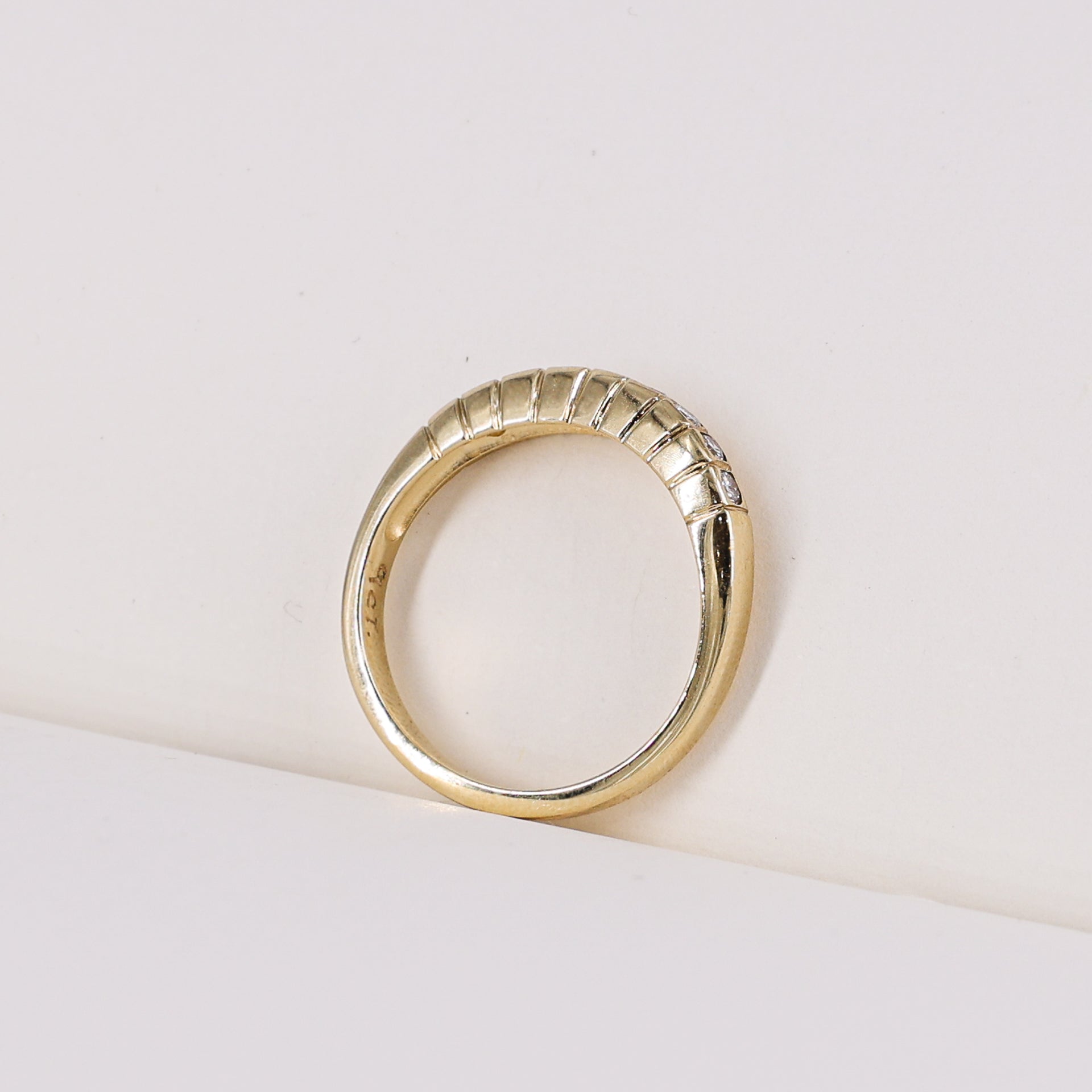 18ct Gold Timeless Signature Ring