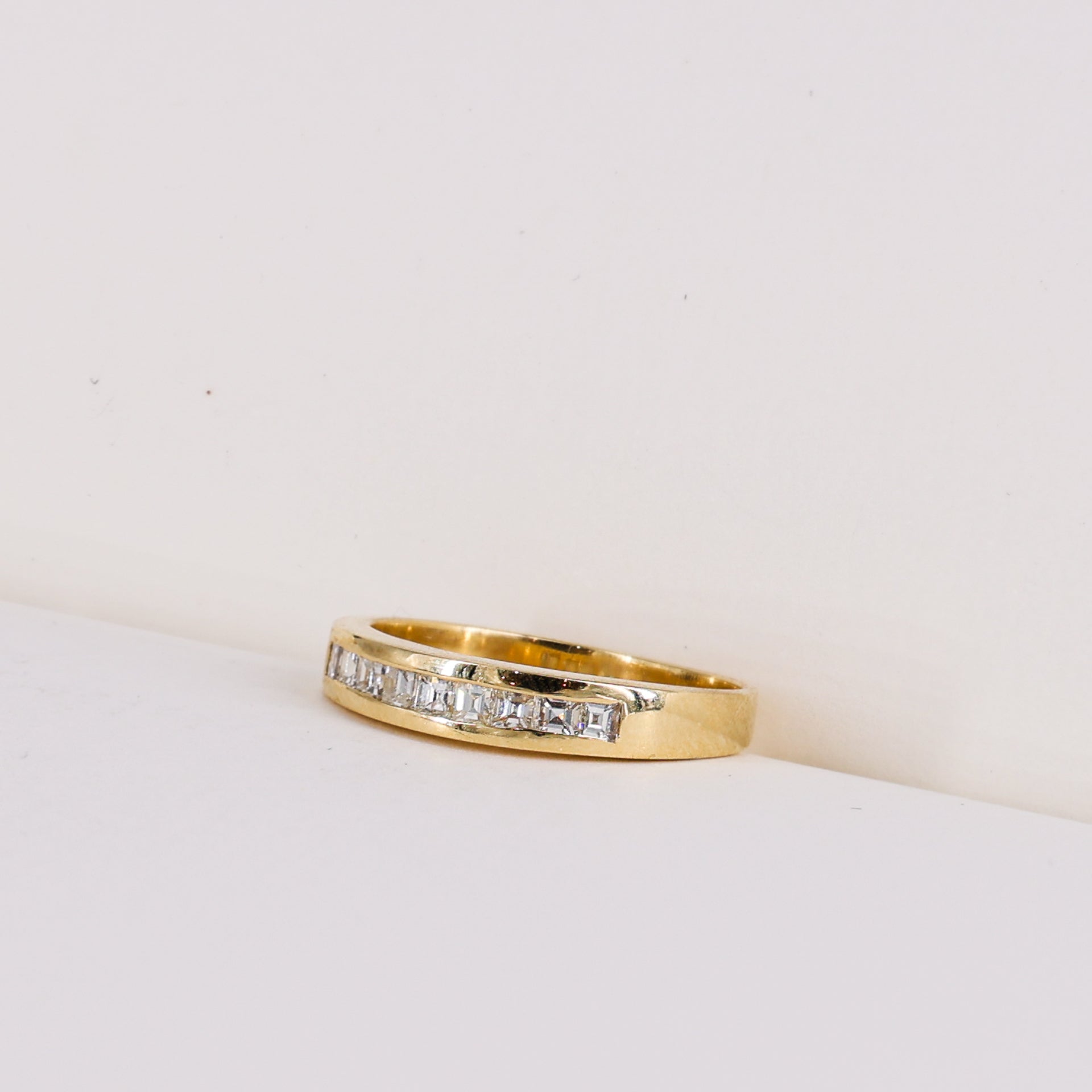 18ct Gold Minimalist Bezel-Set Ring