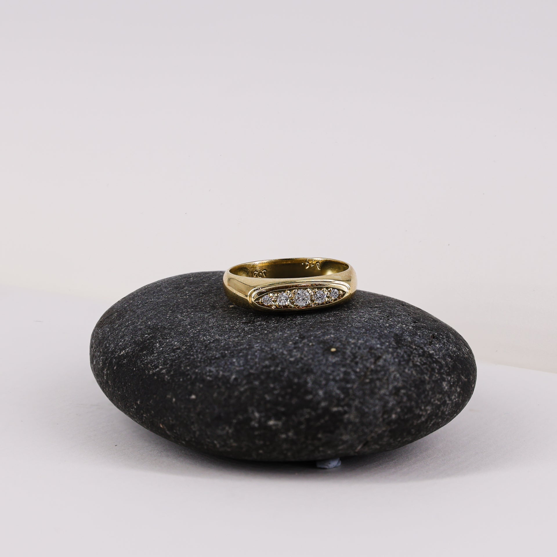 18ct Gold Band with Diamond Accent