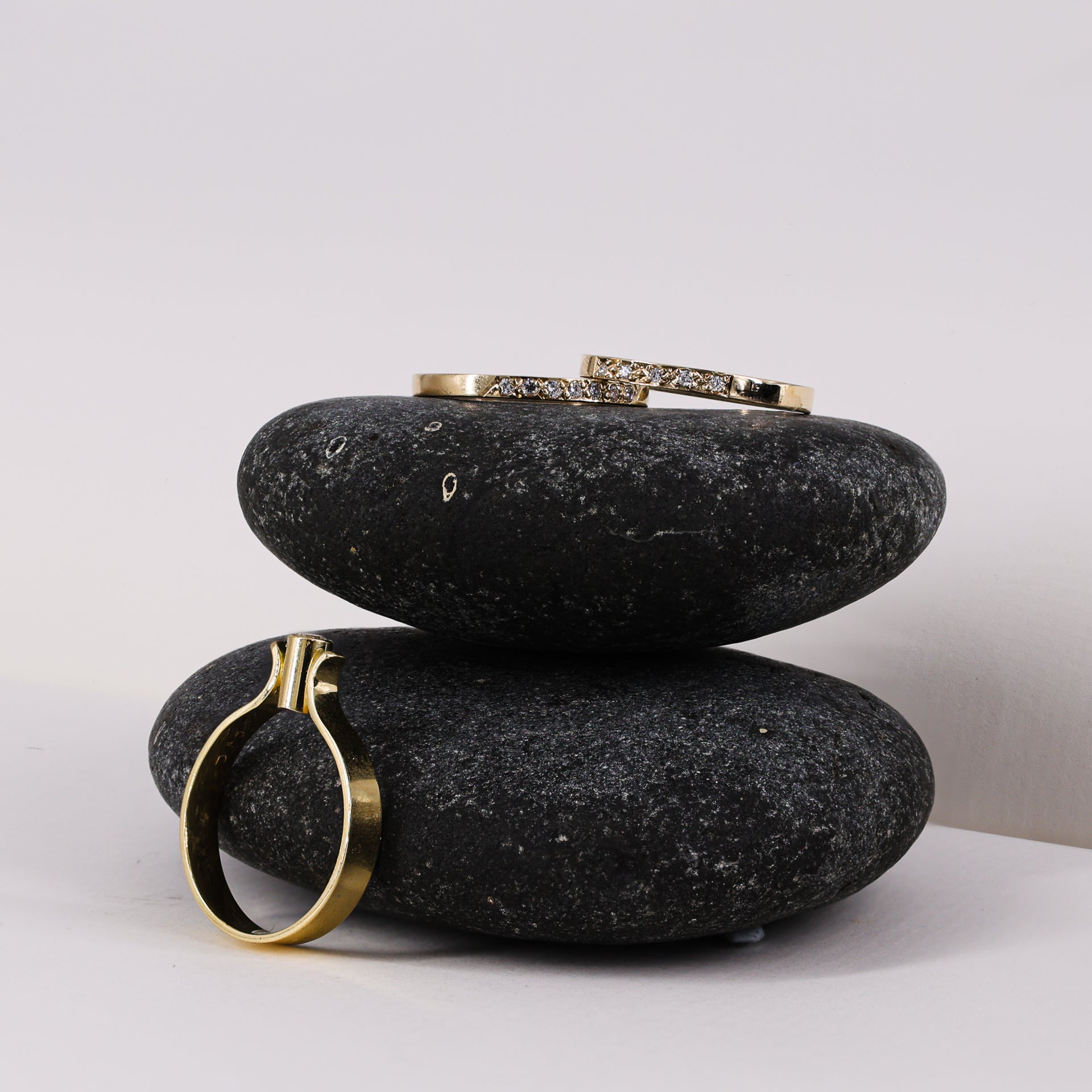 18ct Yellow Gold Bezel-set Diamond Ring