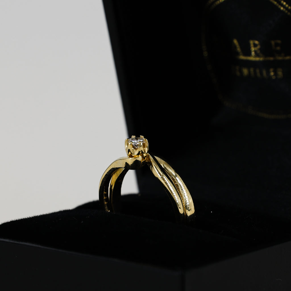 18ct Yellow Gold Wave Diamond Set
