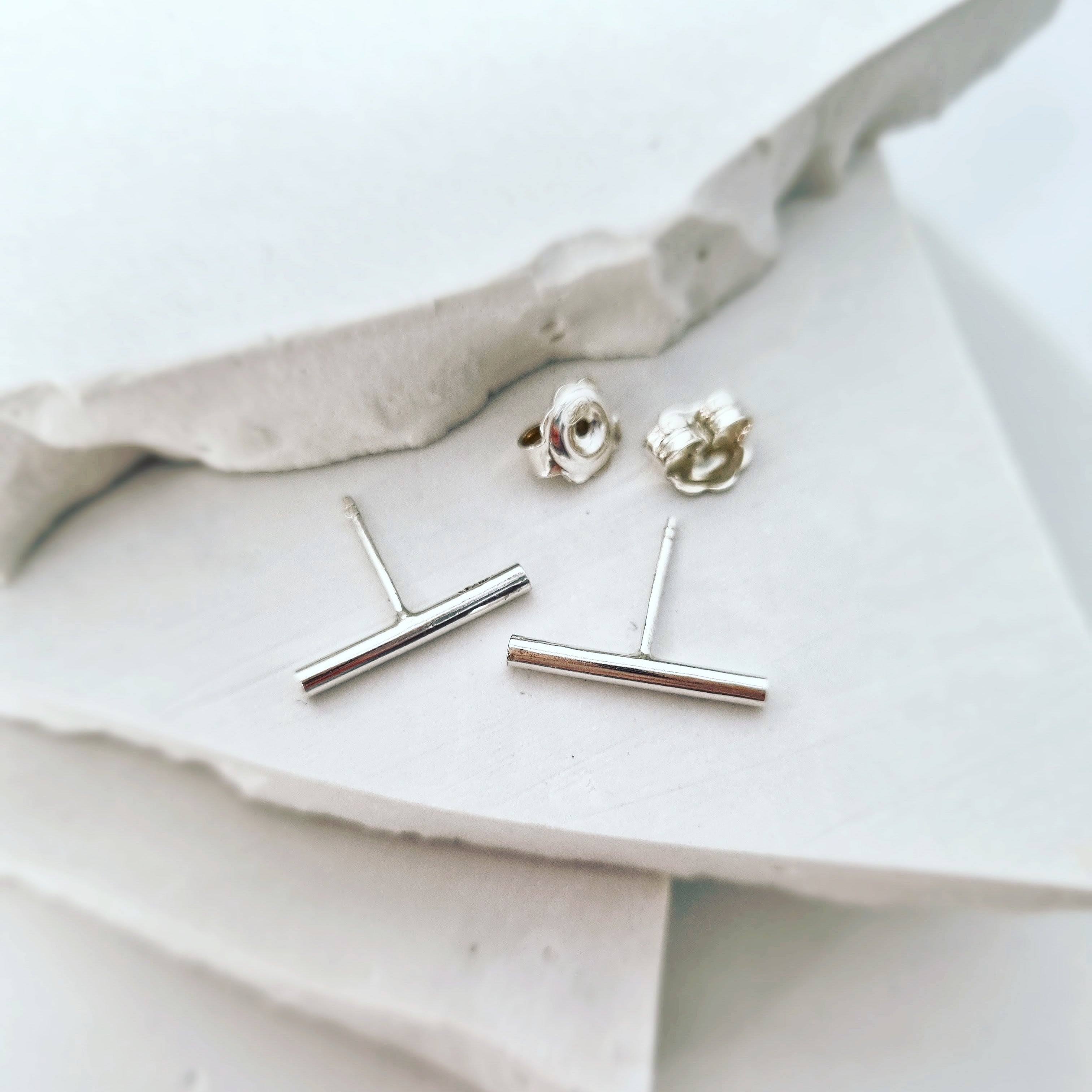 Round Wire Bar Studs