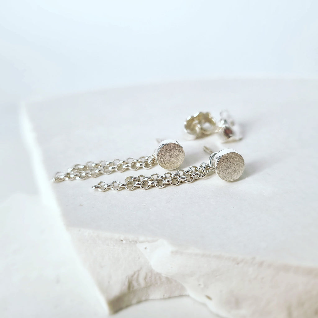 Round Studs with Chain