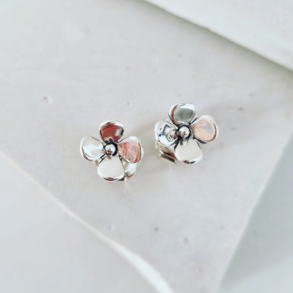 Flur studs