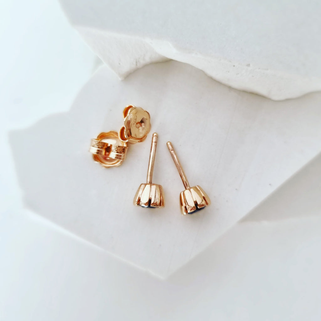 Two Looks, Twice the Allure: Black Diamond Leaf Earrings