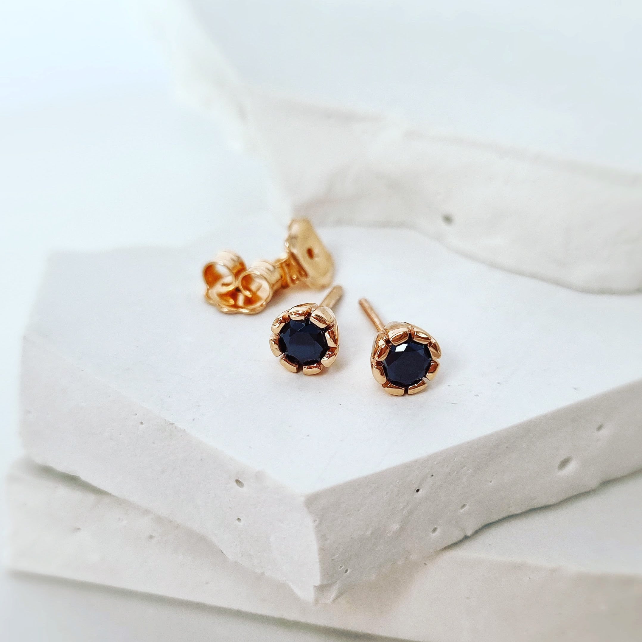 Two Looks, Twice the Allure: Black Diamond Leaf Earrings