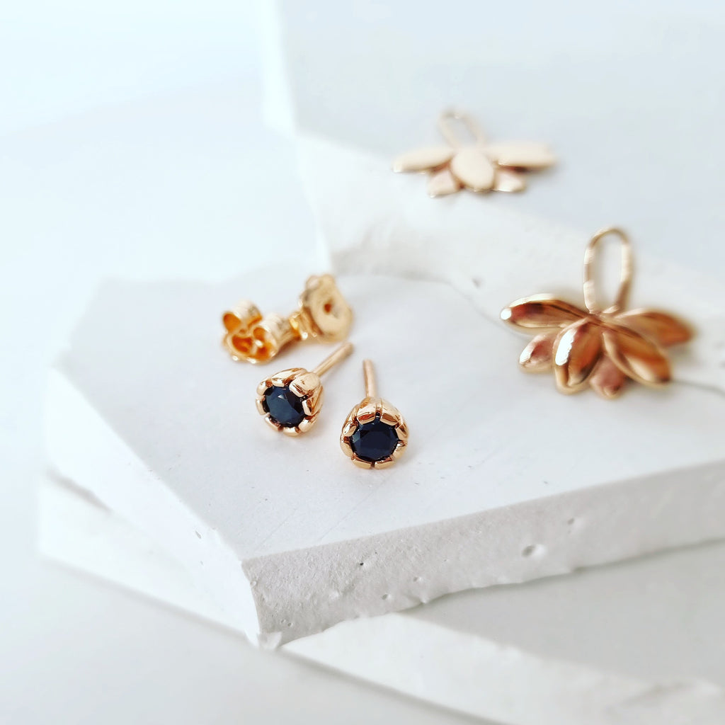 Two Looks, Twice the Allure: Black Diamond Leaf Earrings