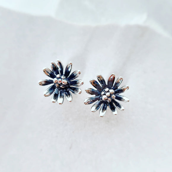 Daisy Studs